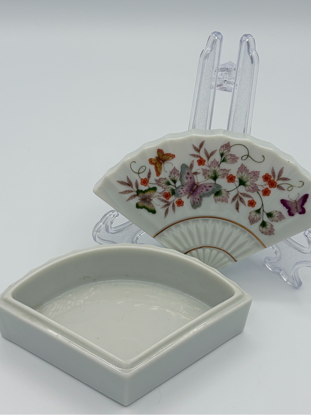 Vintage Retired 1980 Avon”Butterfly Fantasy “ Fan Shaped Trinket Box